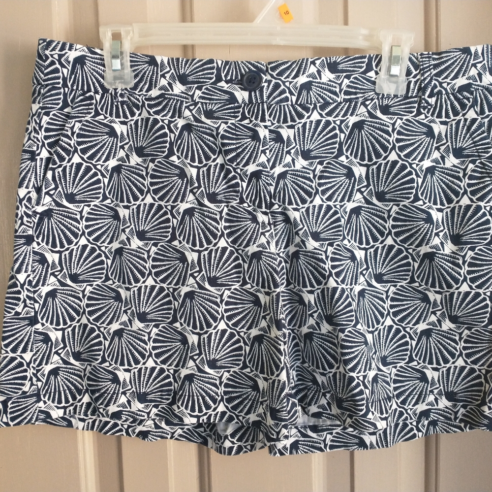Crown & Ivy Navy and White Shell-Print Women’s Shorts Size 12